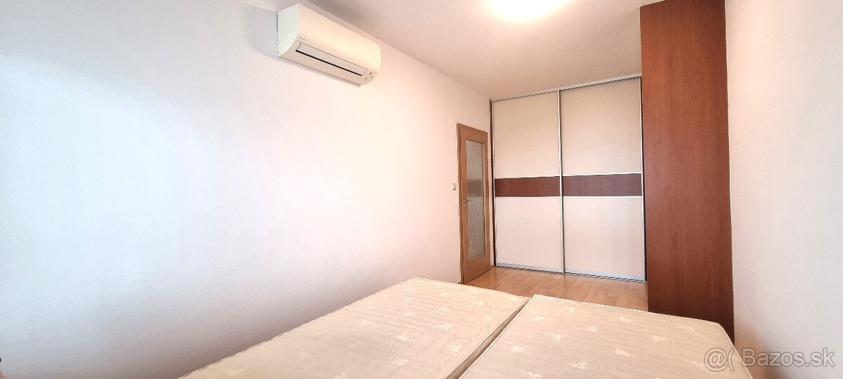 KLIMATIZOVANÝ, ČERSTVO VYMAĽOVANÝ 2i. BYT 55m2 S PARKINGOM - 11