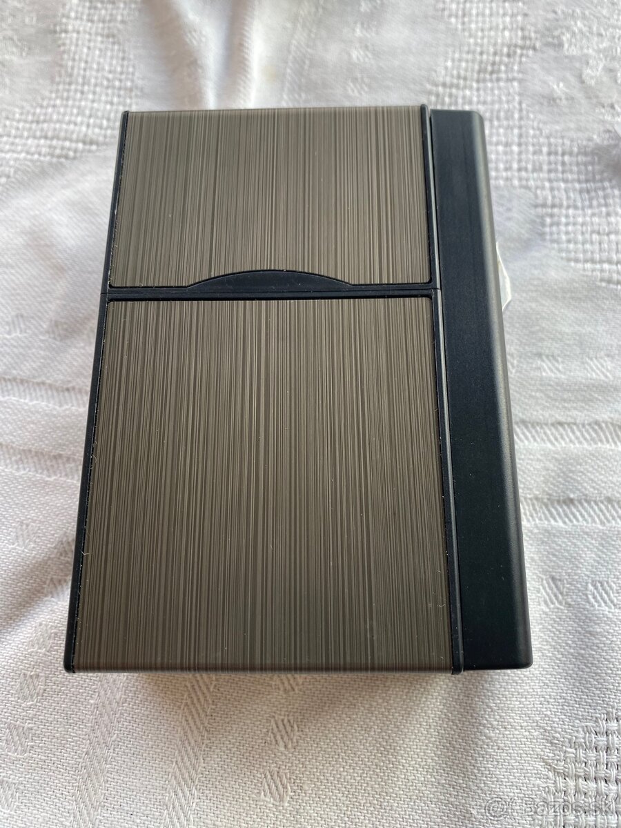 Puzdro na cigarety so zapalovačom - 11