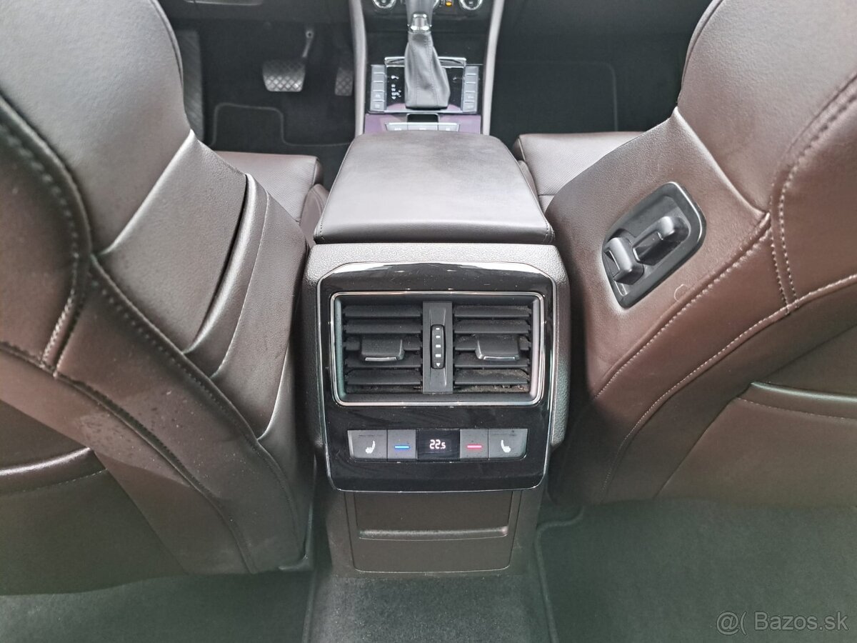 Škoda Superb Combi L&K nadštandardná výbava +kamera - 11