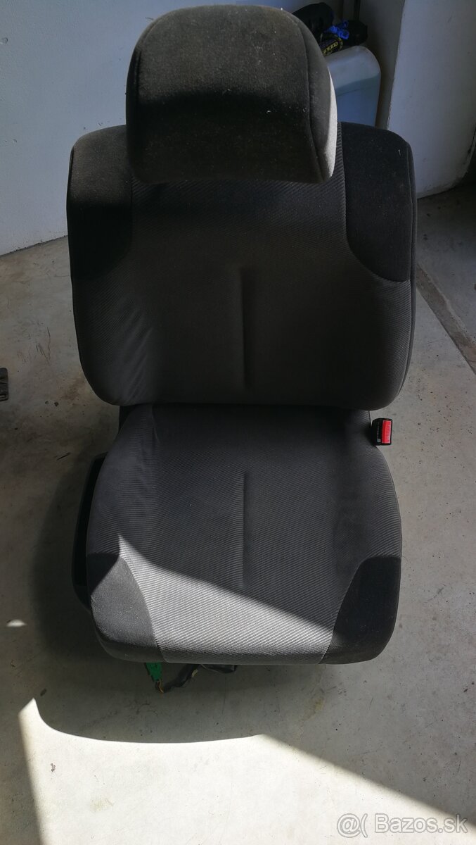 Rozpredam Citroen C4 1,6 hdi 2,0 hdi - 11