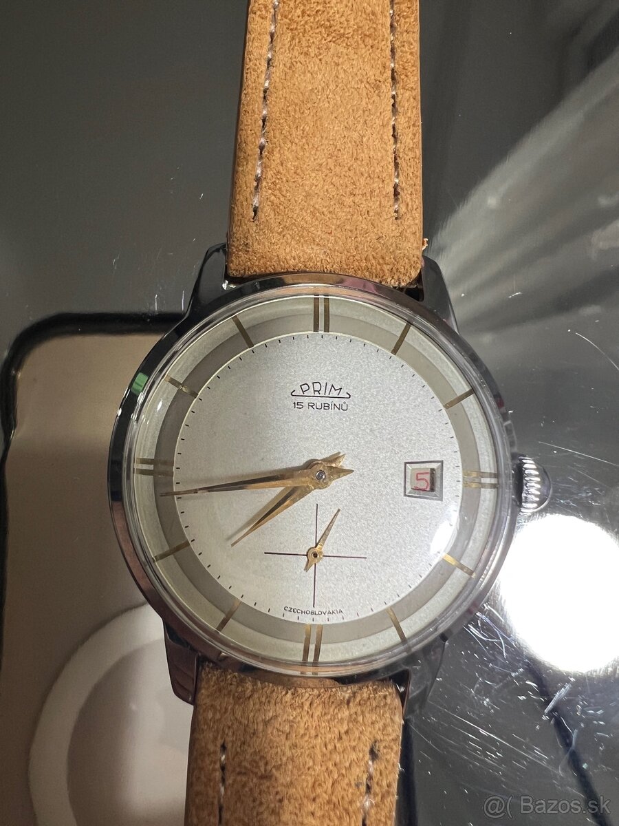 PRIM Traktor so sivým okružím - 11