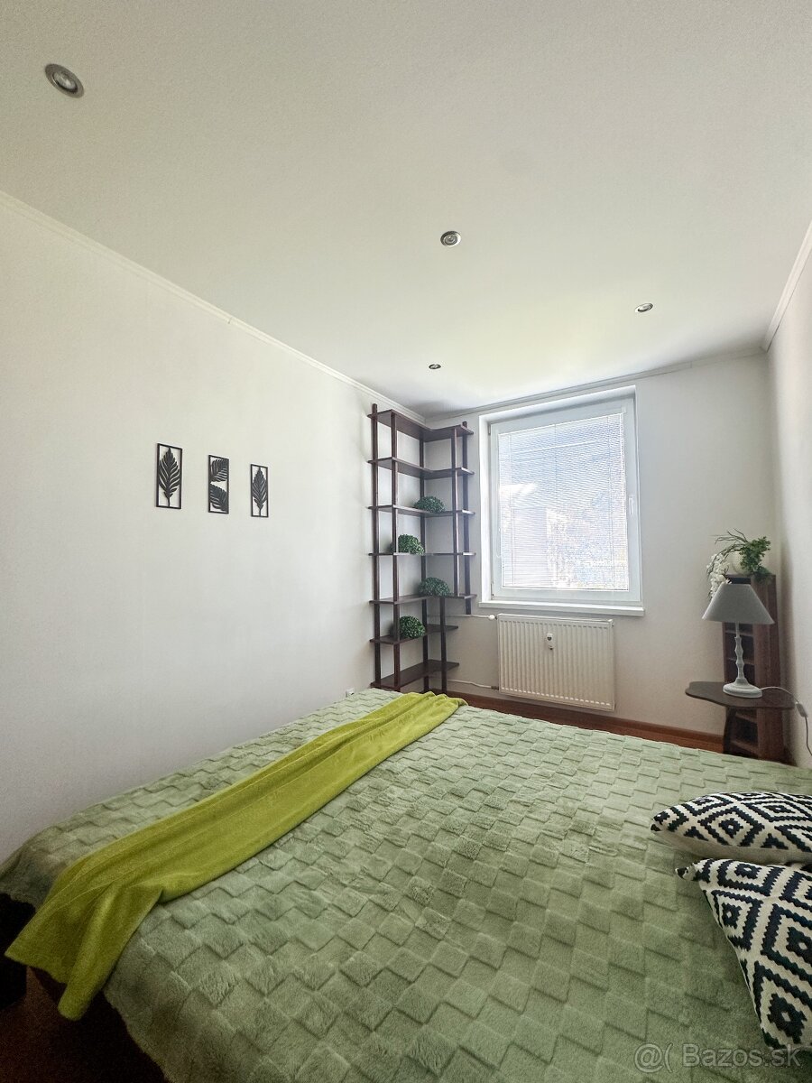 3 izbový byt Rožňavská, veľká loggia. - 11