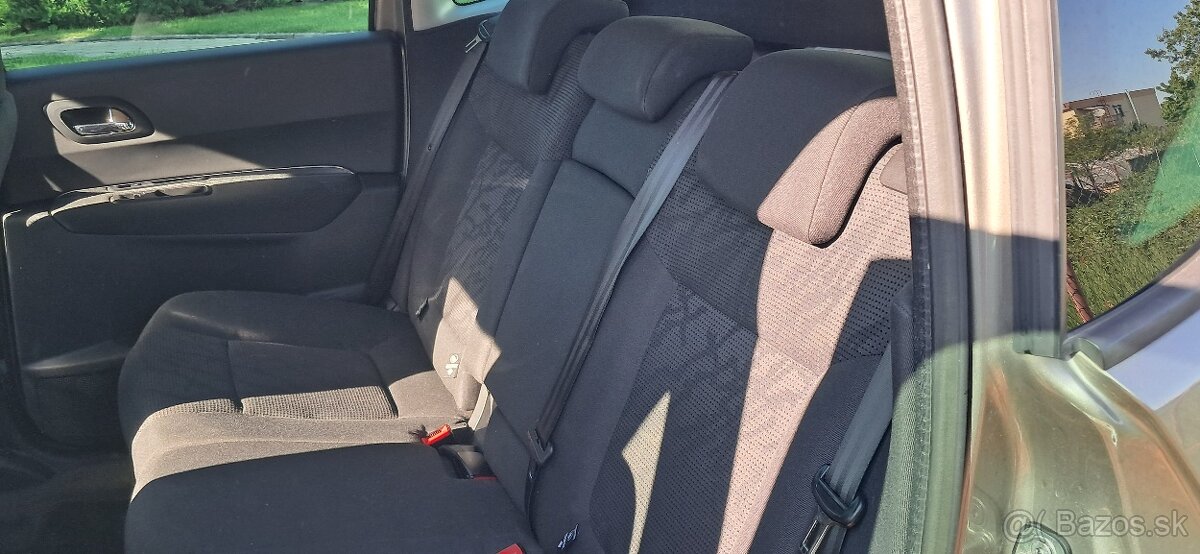 Peugeot 3008 1,6 HDi 11/2012 SK - 11