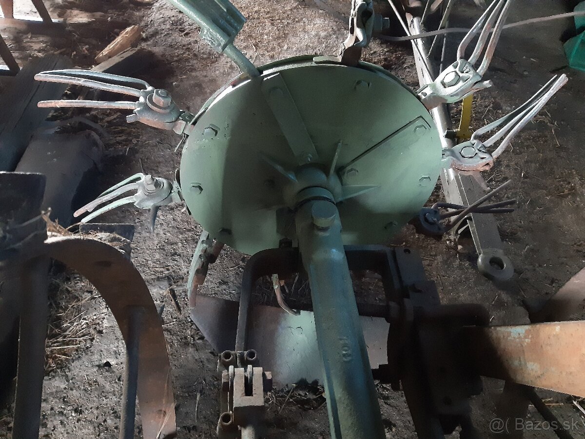 Predáme poľnohospodárske stroje - 11