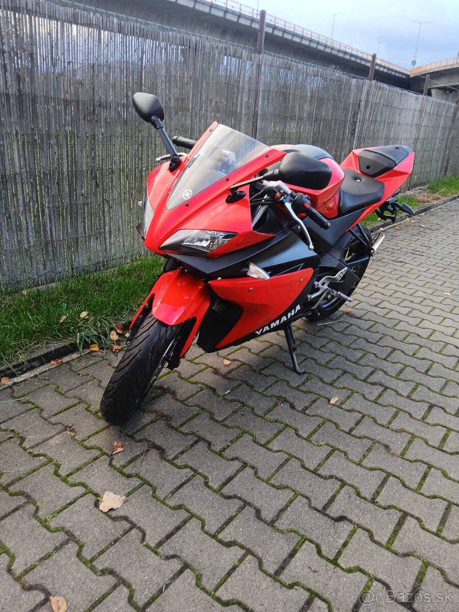 Yamaha YZF-R 125 - 11