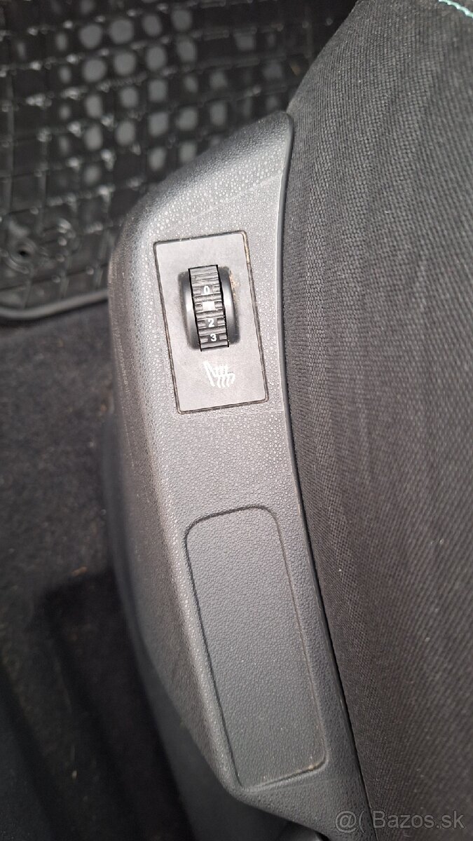 Citroen C4 1.6 HDI - 11