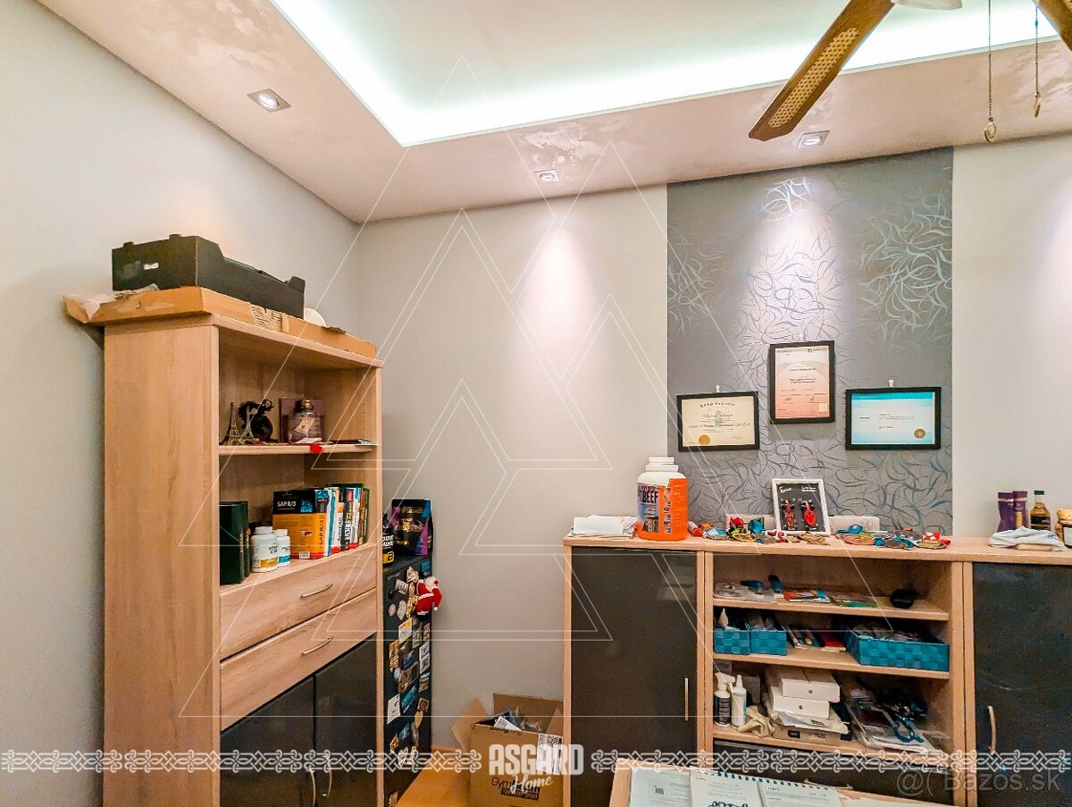 Kompletne zrekonštruovaný rodinný dom s garážou a bazénom - 11