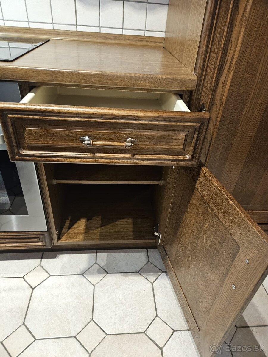 Masívna kuchynská linka z Nemecka so spotrebičmi - 11