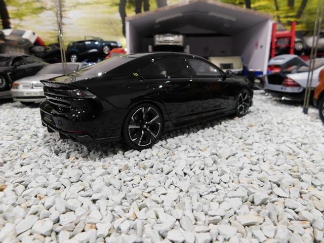 model auta Peugeot 508 Otto mobile 1:18 - 11