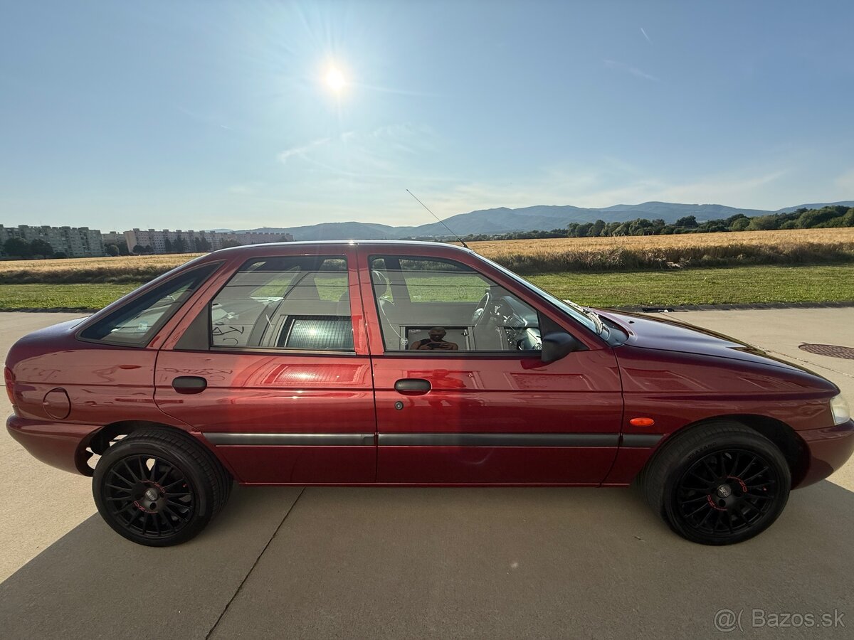 Ford escort 1.3 benzin TOP PONUKA - 11