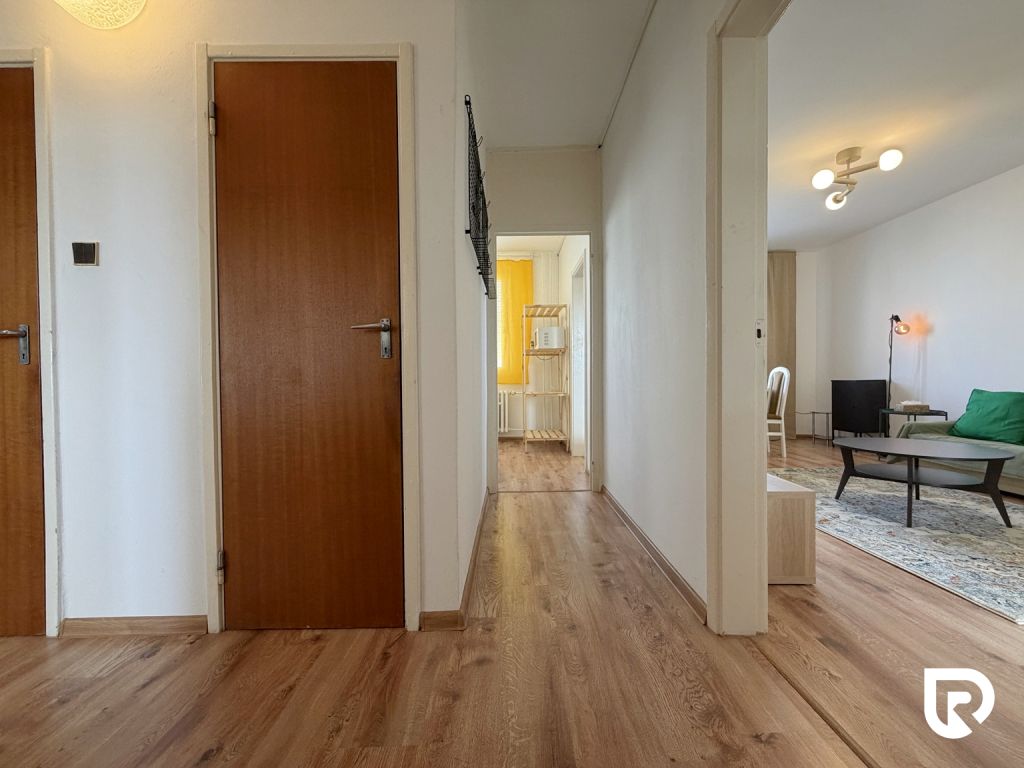 Priestranný 4‑izbový byt s balkónom v Dúbravke – foto 6