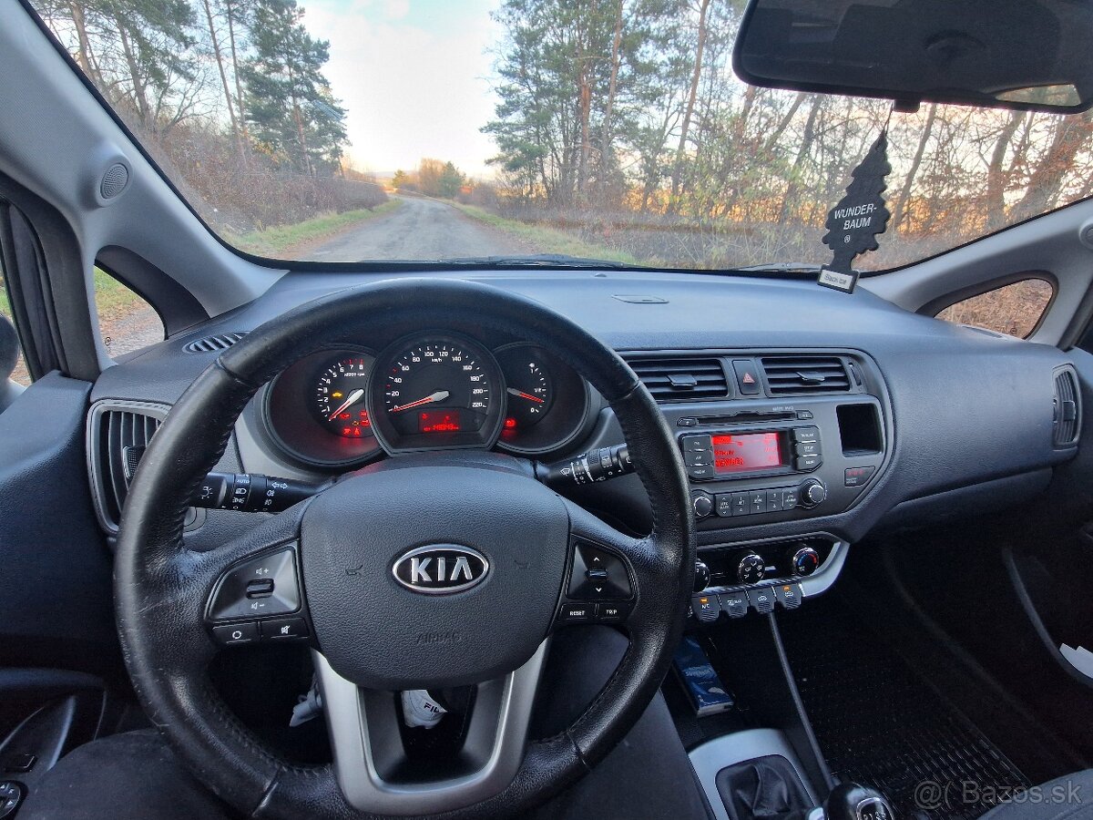 Kia rio 1.4i - 11