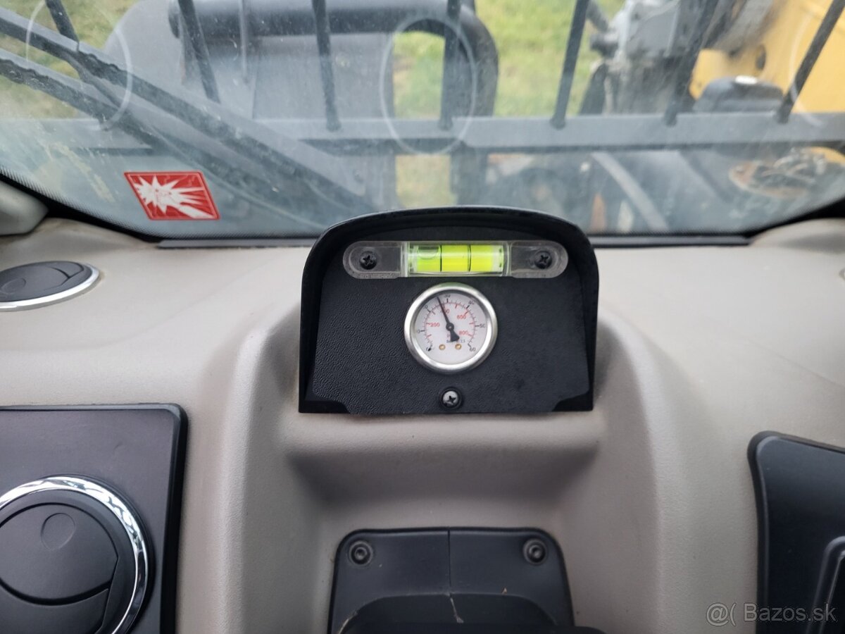 NEW HOLLAND TH 6.28 4X4 - 11