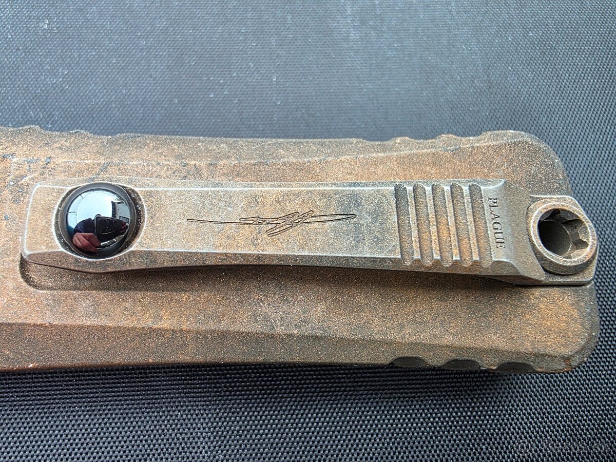 Microtech Combat Troodon Gen III Plague Outbreak - 11