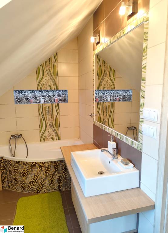 LIPANY, 2 PODLAŽNÝ RODINNÝ DOM S GARÁŽOU, 644 M2, UL. ROVINK - 11