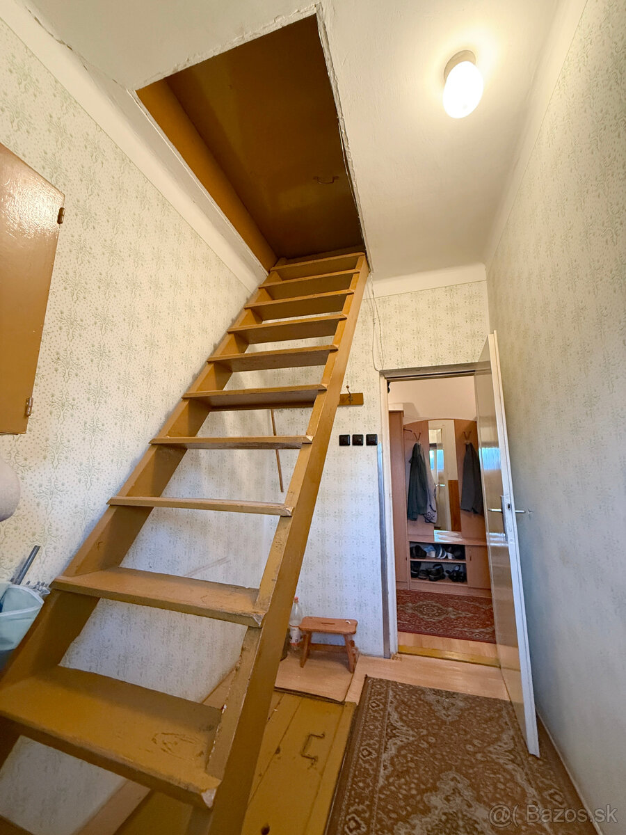 Príjemný dom pri centre Senca s garážou - 11