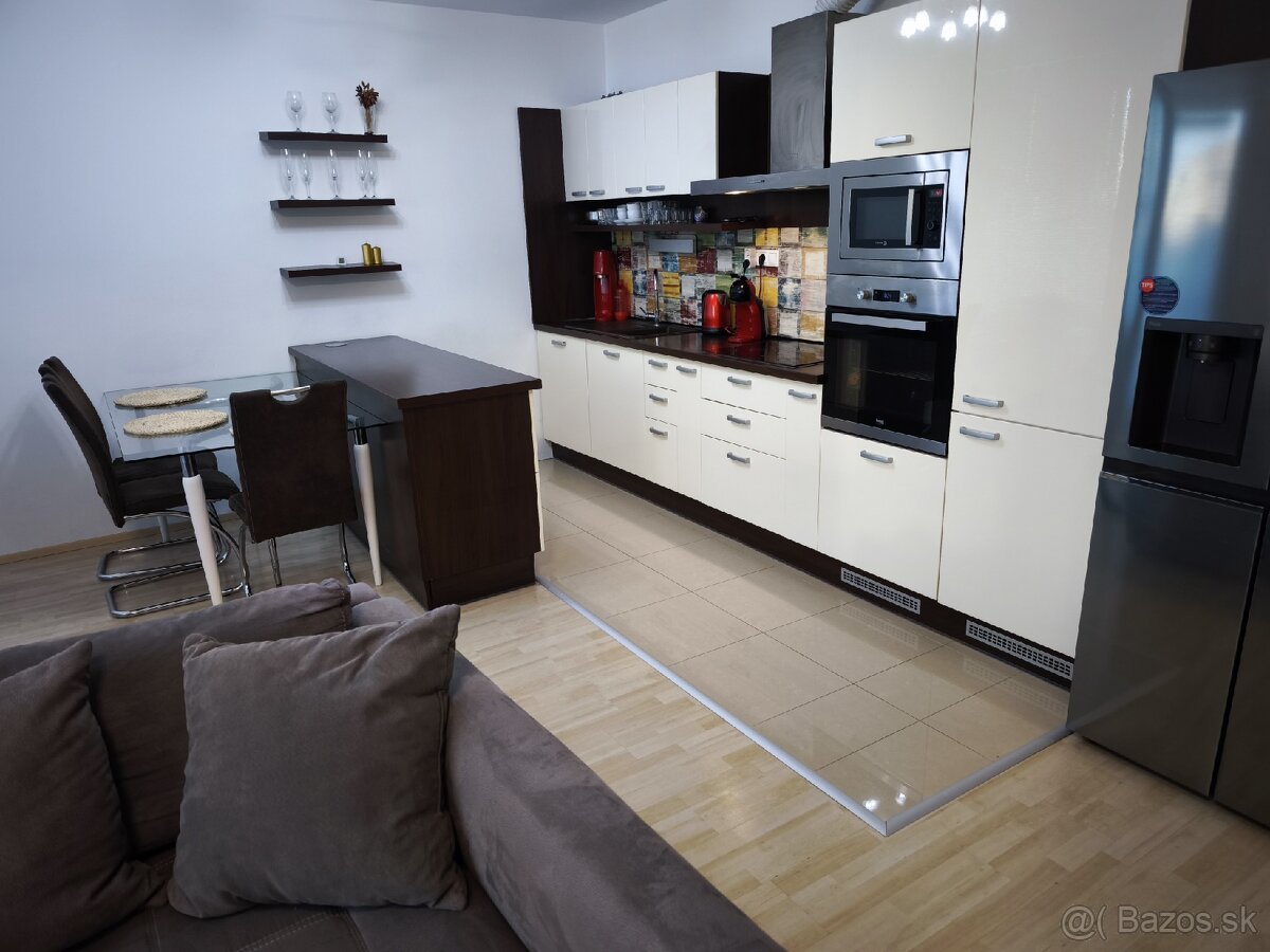 Prenajmem 3izb byt plus parking na opletolovej ulici - 11