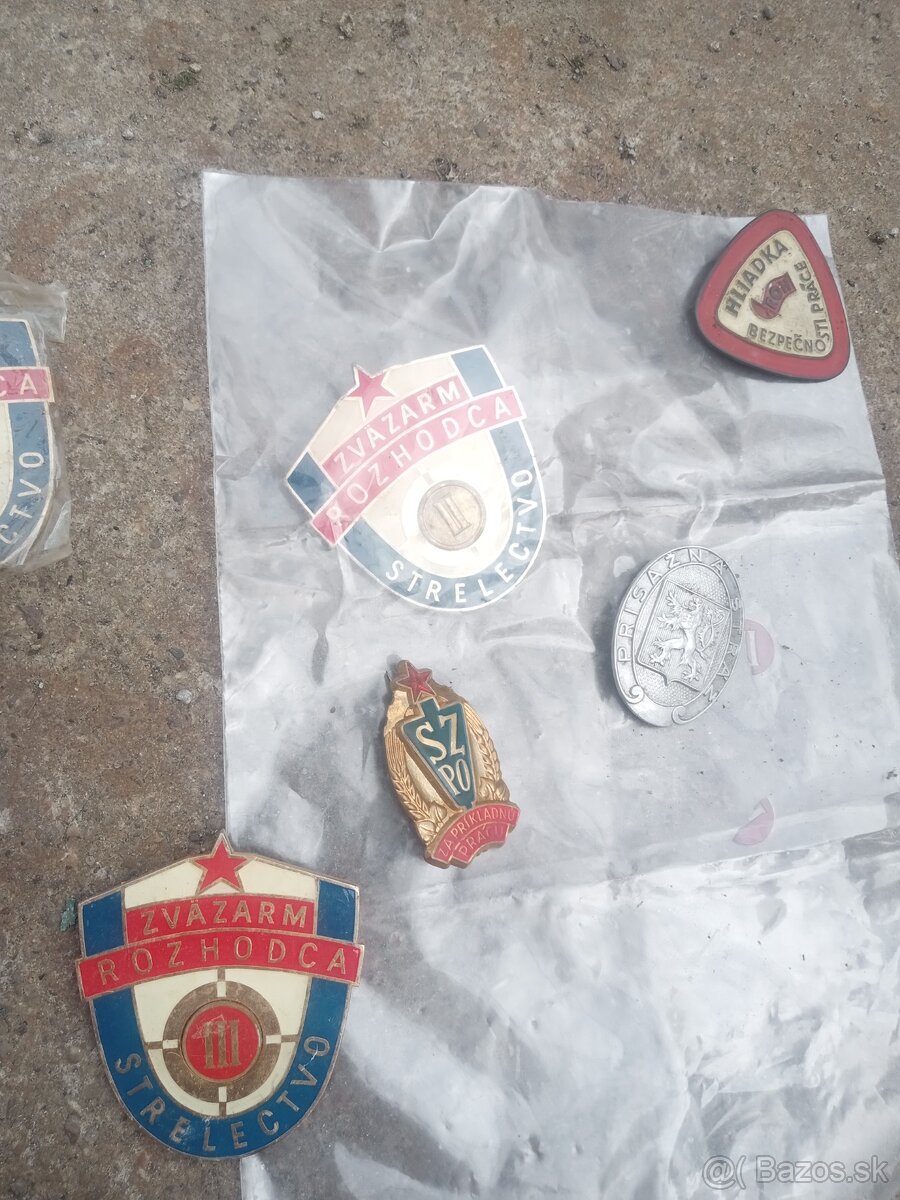 Odznaky popolníky plechové krabice - 11