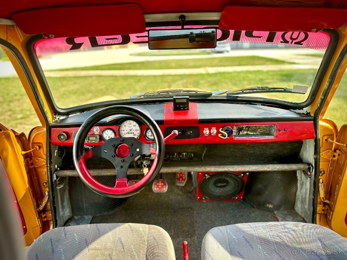 Predám TRABANT 601 Combi cena 3.100 € - 11