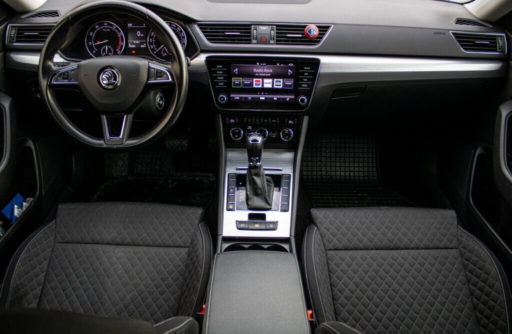 Škoda Superb Combi 2.0 TSI Ambition DSG - 11