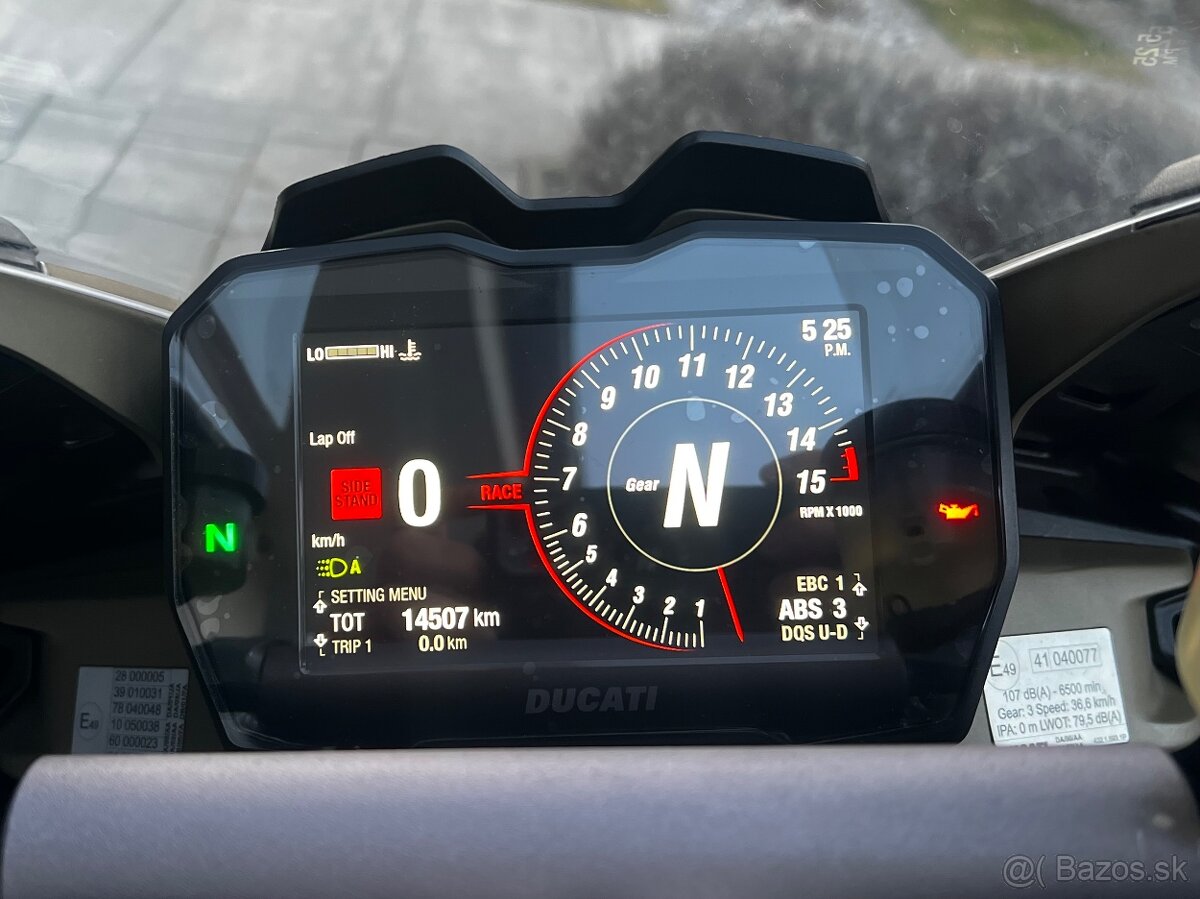 Ducati Panigale V4 top - 11