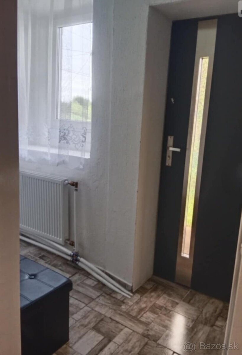 Zrekonštruovaný,zariadený dom pripravený na nasťahovanie - 11