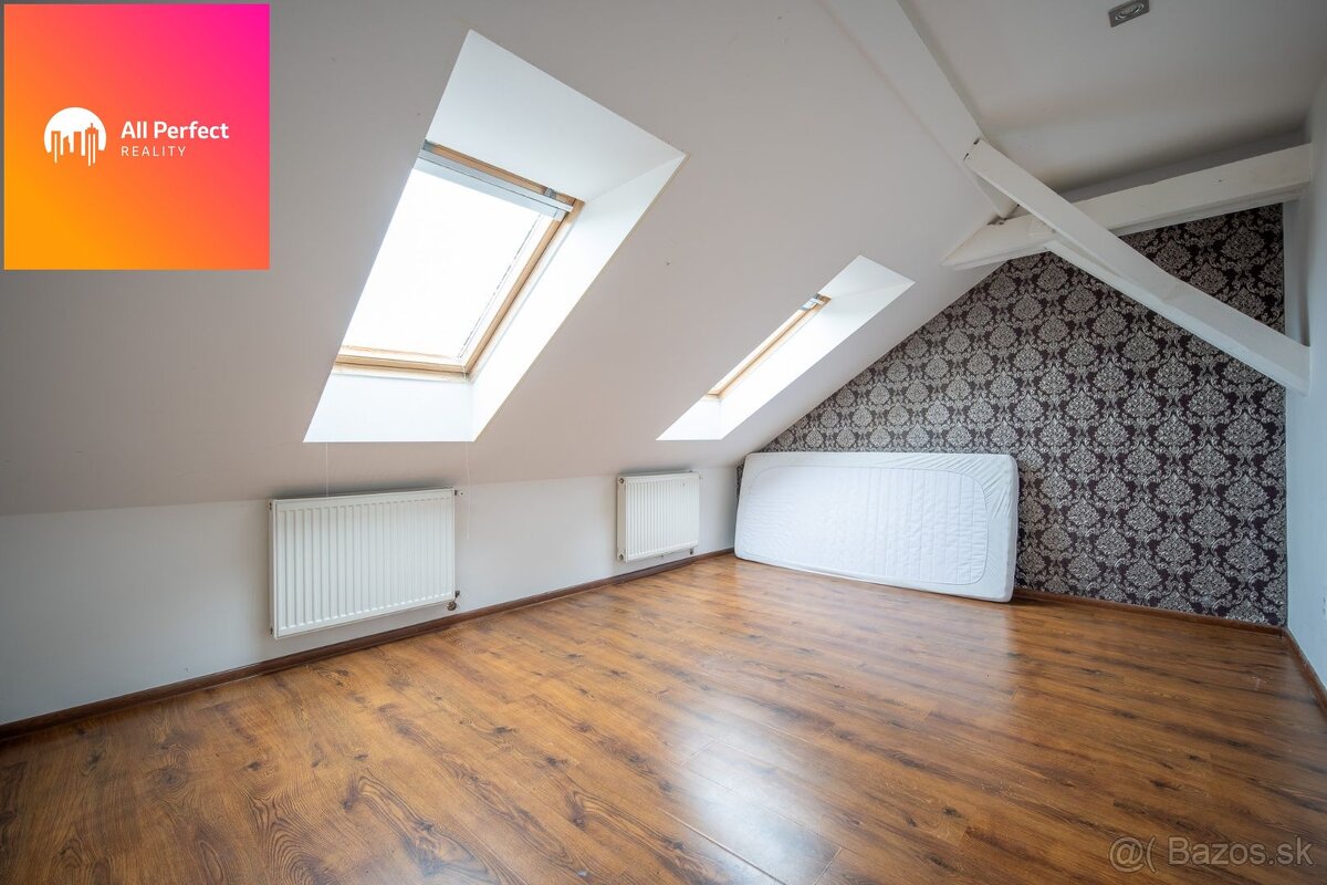 Polyfunkčný dom s obchodom a bytom na predaj - 11