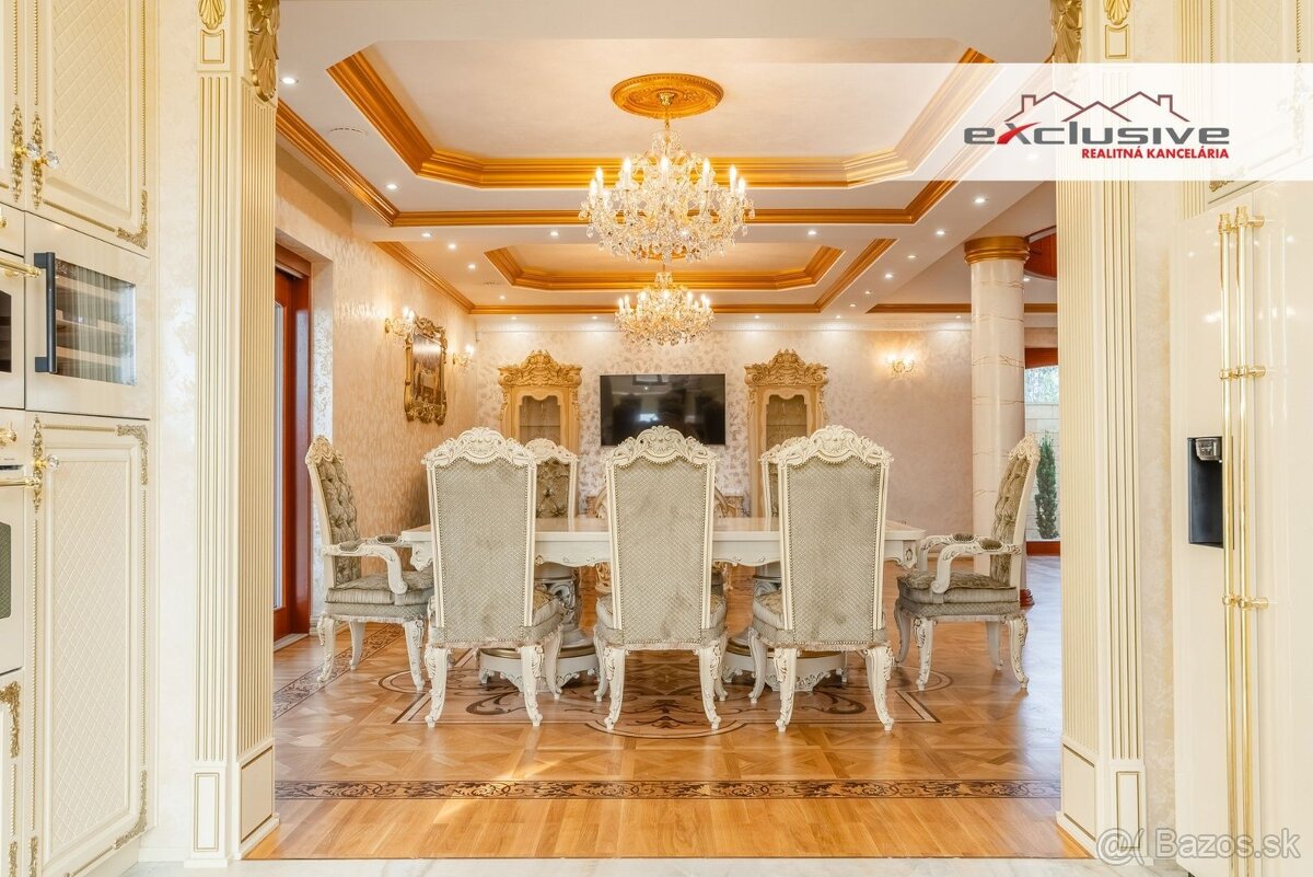 ZAUJÍMAVÁ CENAIMPOZANTNÁ RODINNÁ VILA-KRYTÝ BAZÉN-GARÁ - 11