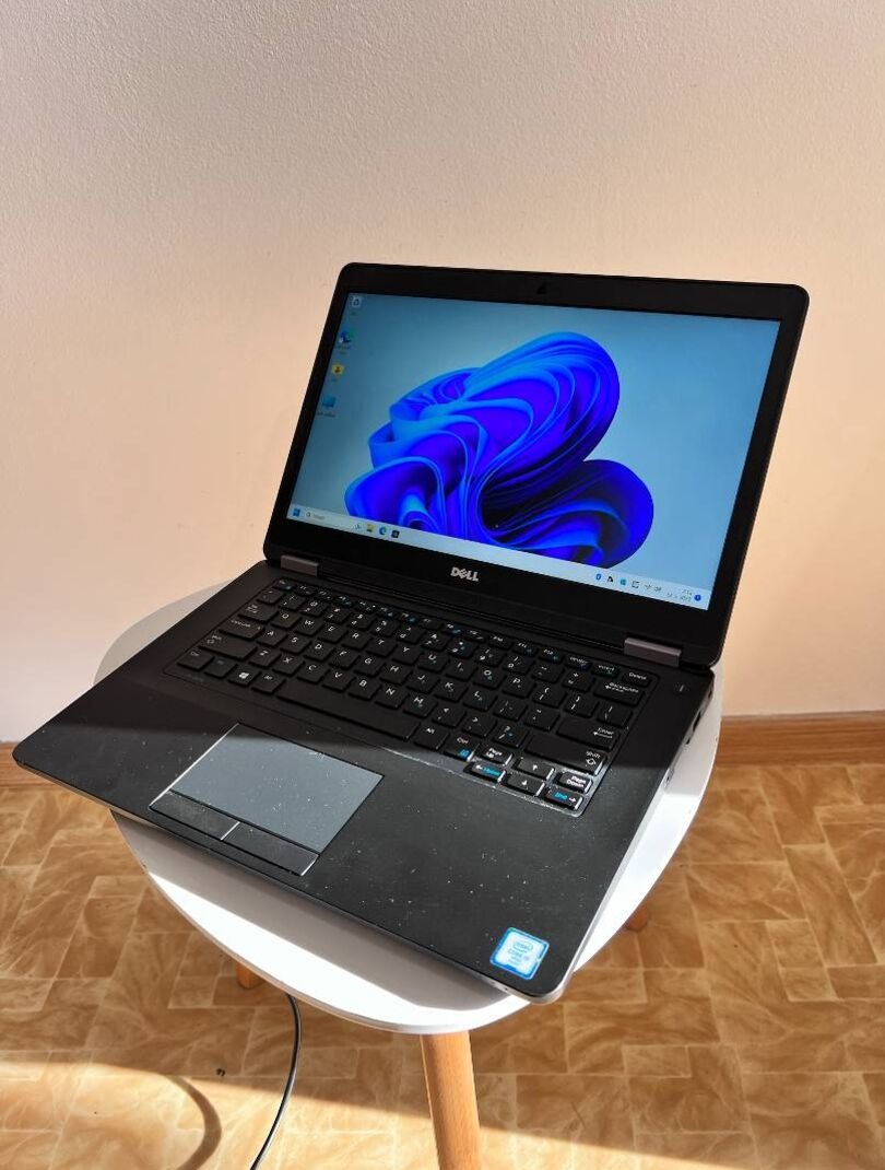 Notebook 14" DELL.Intel i5-6300U 2x2,40GHz.8gb ram.120g SSD - 11