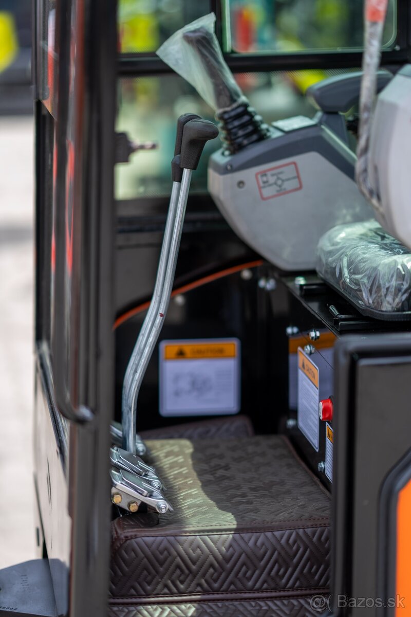 Minibager VIP15 s kabinou – Silný stroj s plným komfortem - 11