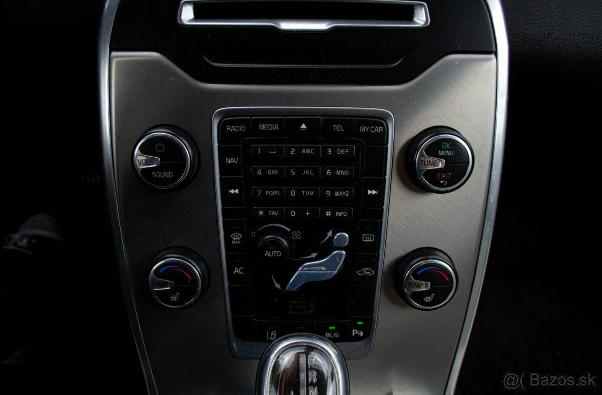 Volvo V70 D5 2.4L, 158KW - 11