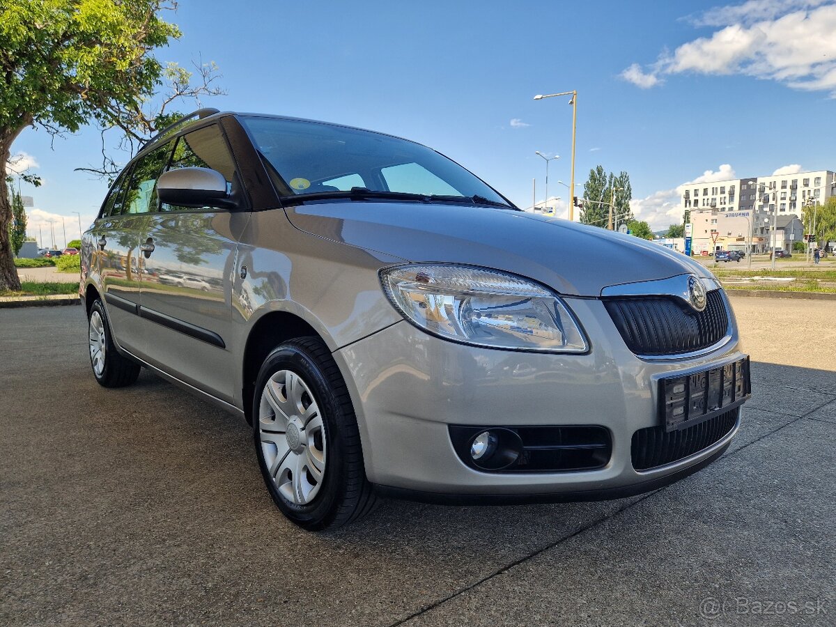 Škoda Fabia Combi 1.4 16 V Elegance - 11