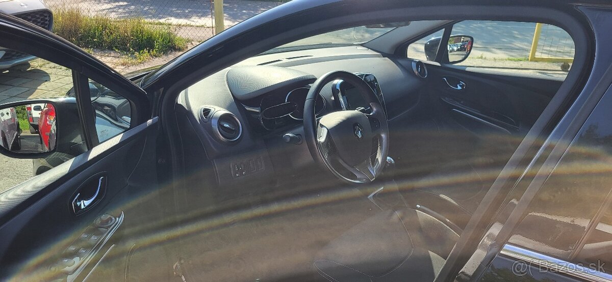 Renault Clio 1.2i rok 2014 naj.130000 km - 11