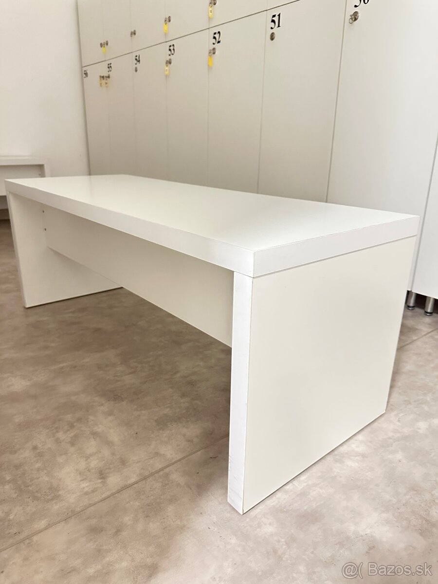 Biele skrinky do šatne, botník a lavičky - 11