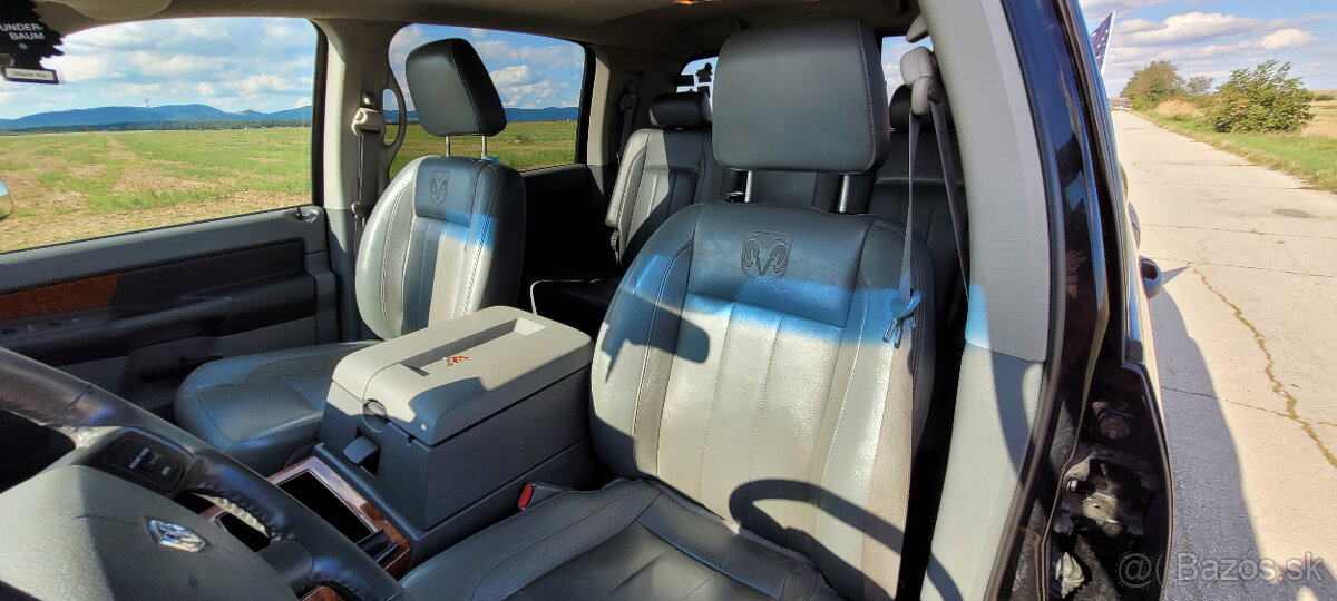 Dodge RAM 2500 MegaCab - 11