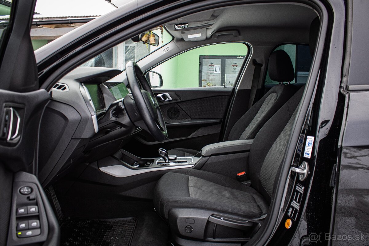 BMW 116d Automat, Black Edit, LED svetlá, R18 ALU, DPH - 11