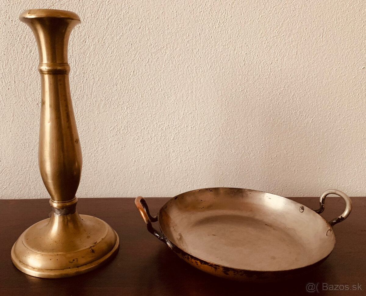 Starožitná zbierka okrasných predmetov, obrazov a nábytku - 11