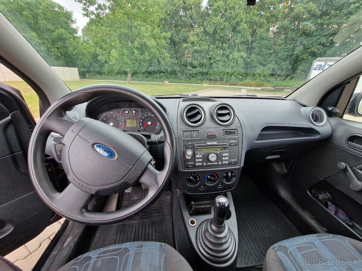 Ford Fiesta Van 1.3 51kw - 11