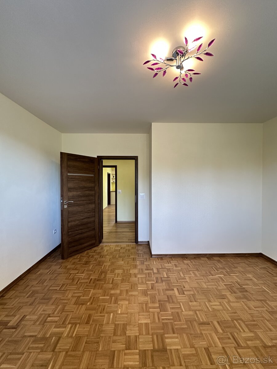 Krásny 4 izbový byt v tichej lokalite mesta Nitra - 11
