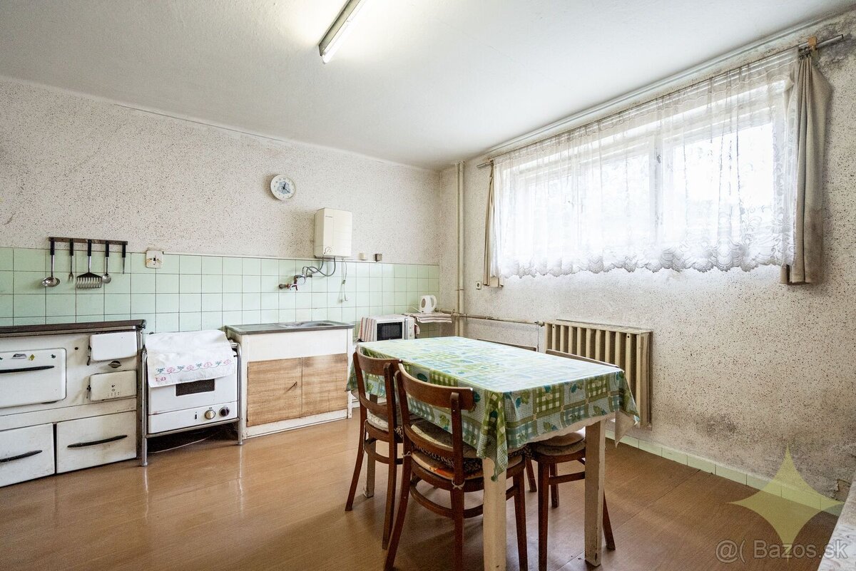 Dvojgeneračný rodinný dom v obci Balog nad Ipľom - 11