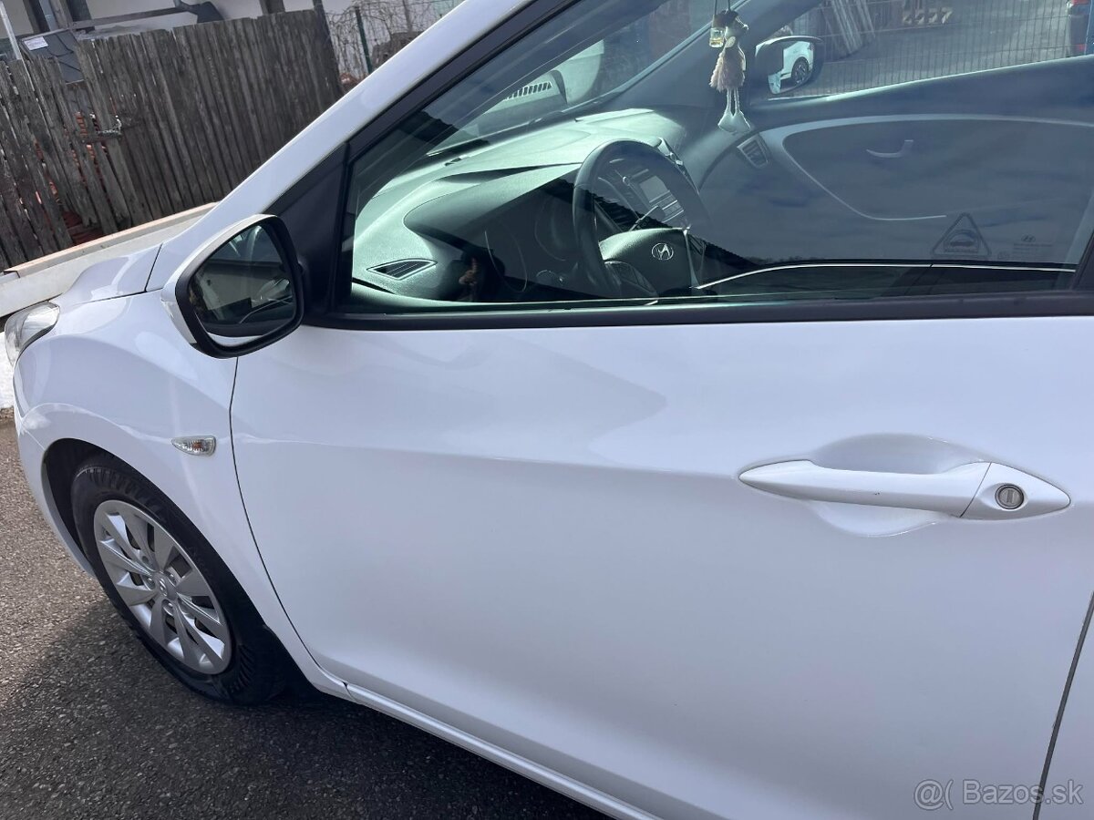 Hyundai i30 II facelift 1.6 CRDi Combi - 11