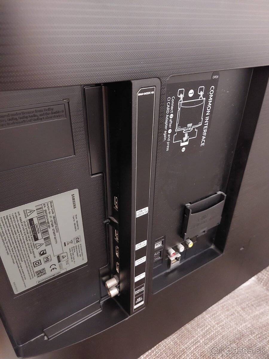 43“ QLED Samsung 4K UHD Smart TV - 11