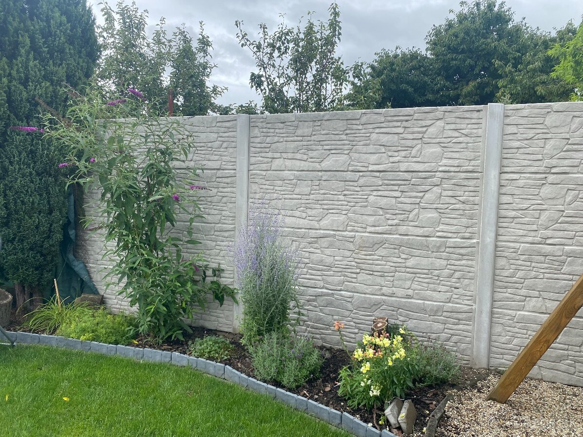 Predám betónové plotove platne a stĺpy - 11