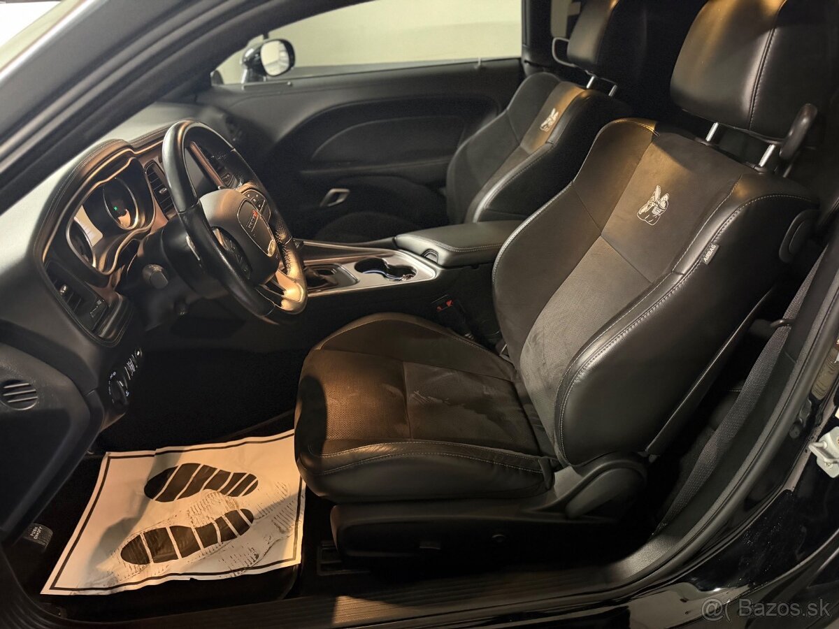 Dodge Challenger SRT 392 6.4l - 11