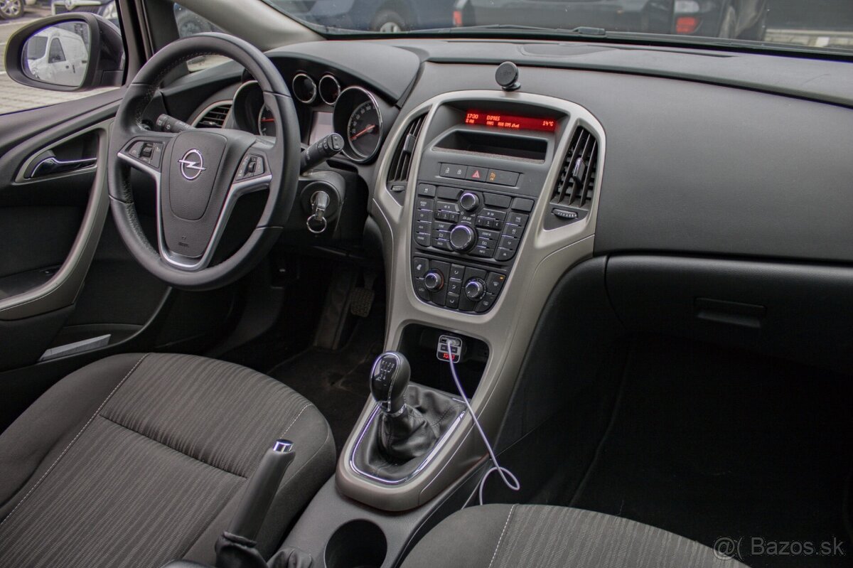 Opel Astra J 1.4 74 kW - 11