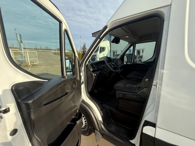 Iveco Daily 2,3 HPI / L4H3 / 160k / 35S16 / rv 2022 - 11