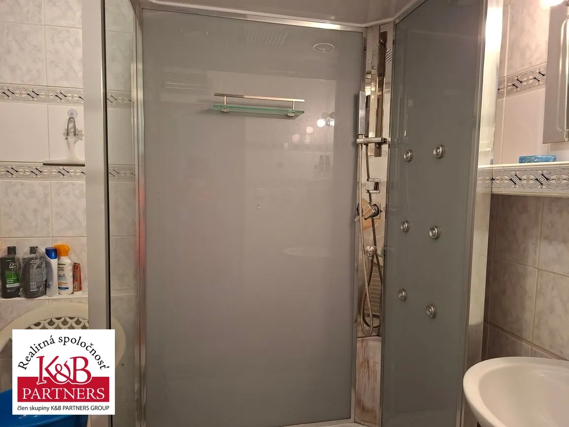 Ponúkame na predaj pekný-priestranný 4izb. byt v Trenčíne - 11