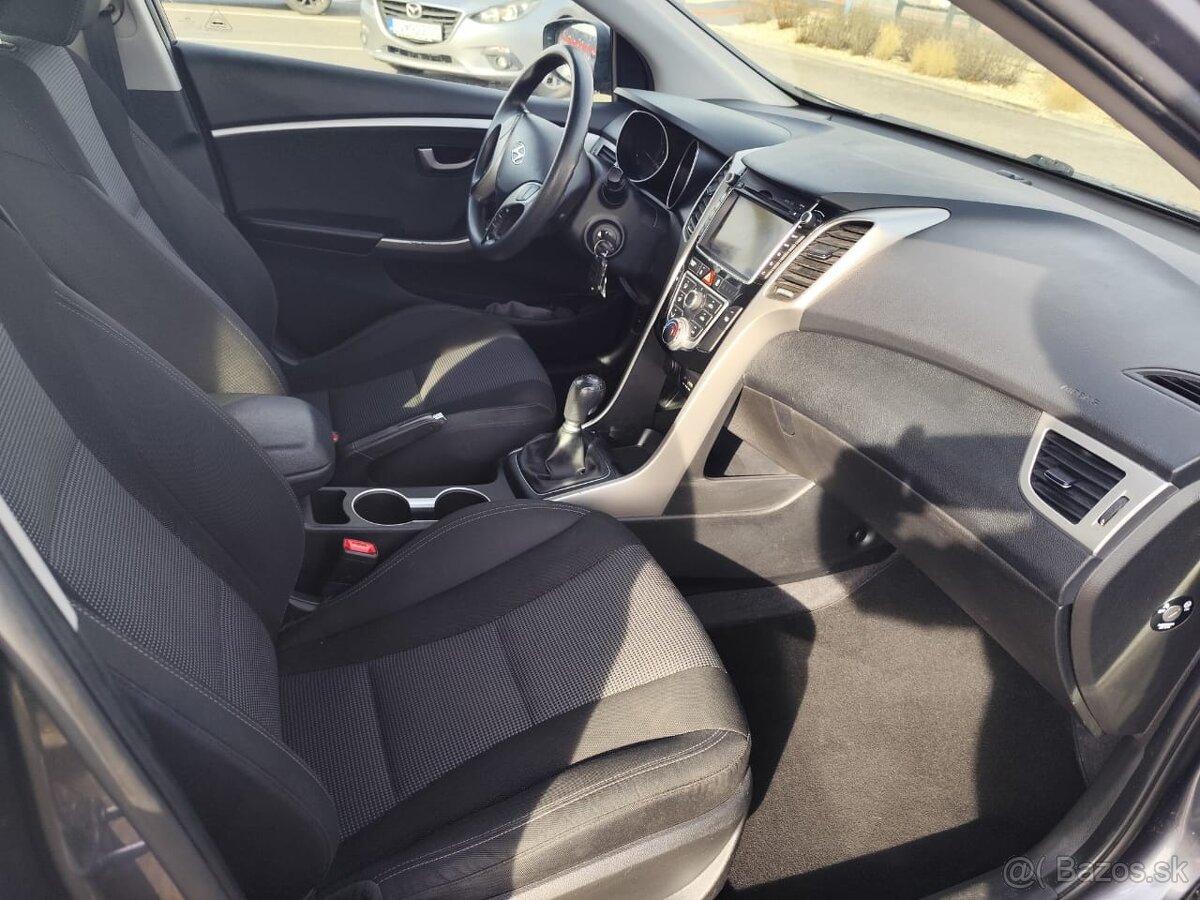 Hyundai i30 TOP STAV - 11