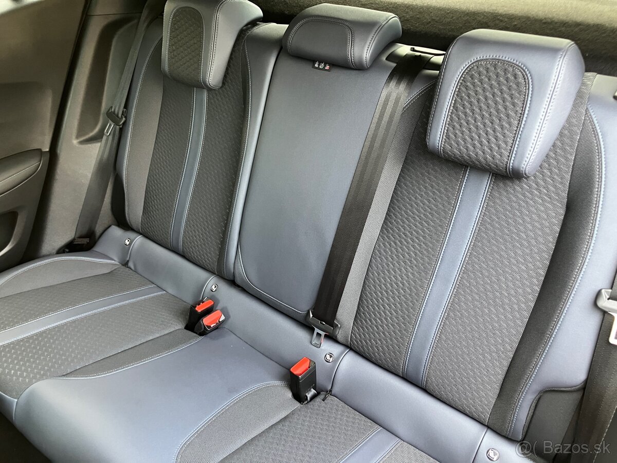 Peugeot 2008 1.5 BlueHDi 100 Allure E6.2 - 11