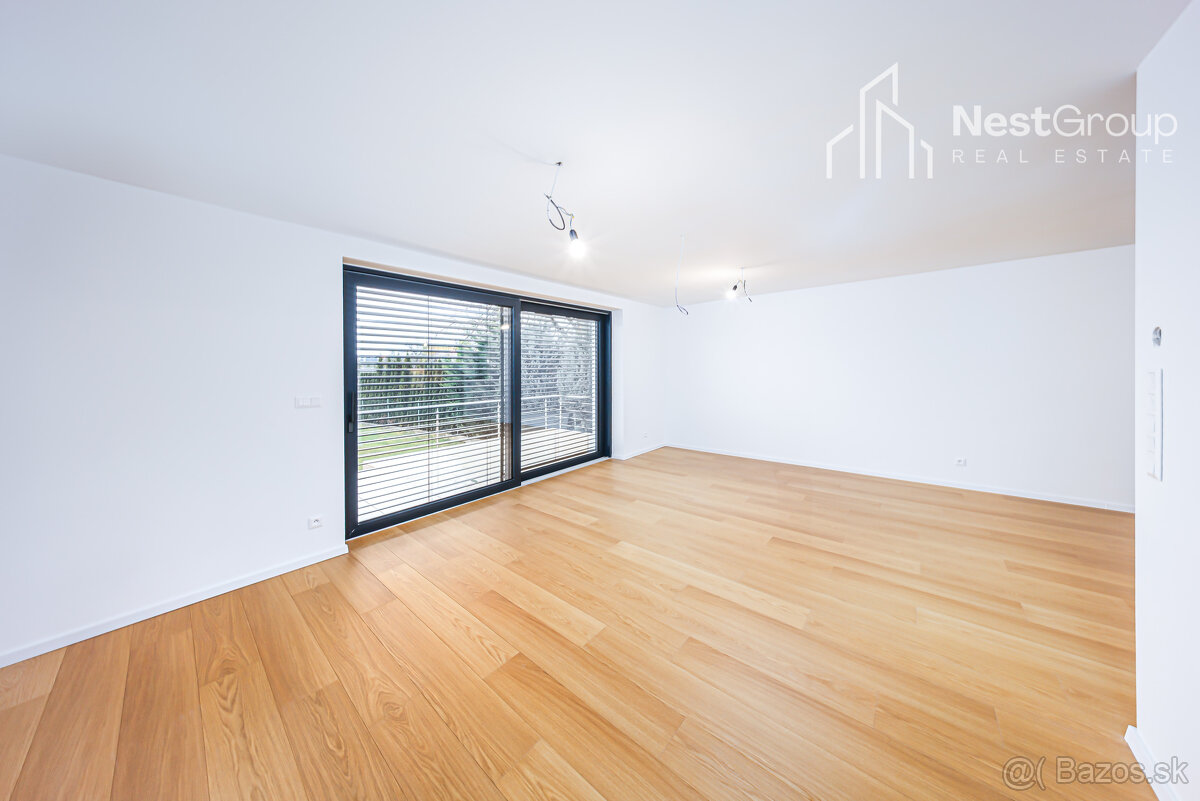 VEĽKÝ 5- IZBOVÝ RD KOMPLETNE ZREKONŠTRUOVANÝ, DVOJGARÁŽ - 11